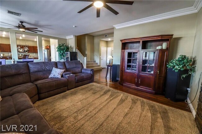 Photo - 2521 Stanwood Ave