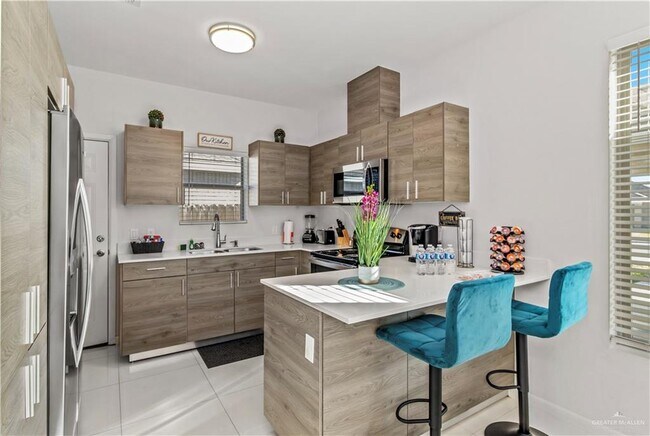 5708 Nightingale Ave Unit 2