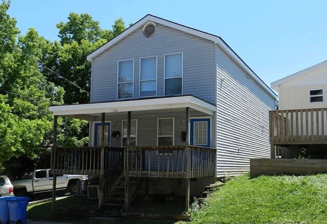 2 Bedroom Near Law School! - 2 Bedroom Near Law School! House