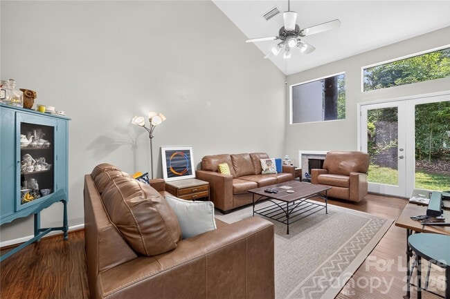 Photo - 185 Riverview Terrace