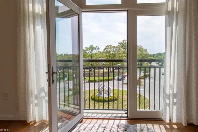 Photo - 670 Town Center Dr Unit 320