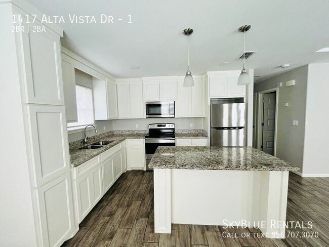 Building Photo - 1417 Alta Vista Dr Unit 1