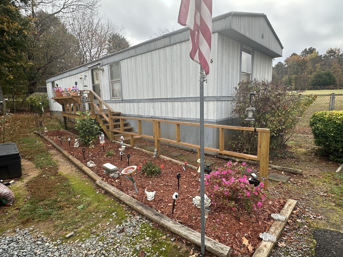 Photo - 7960 Reynolda Rd