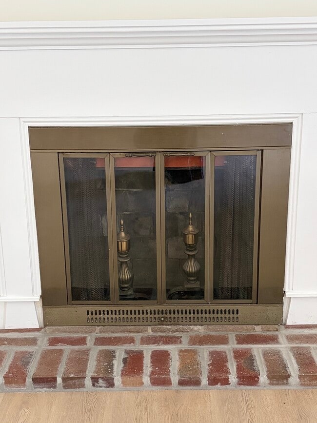 Photo - 305 12th Ave