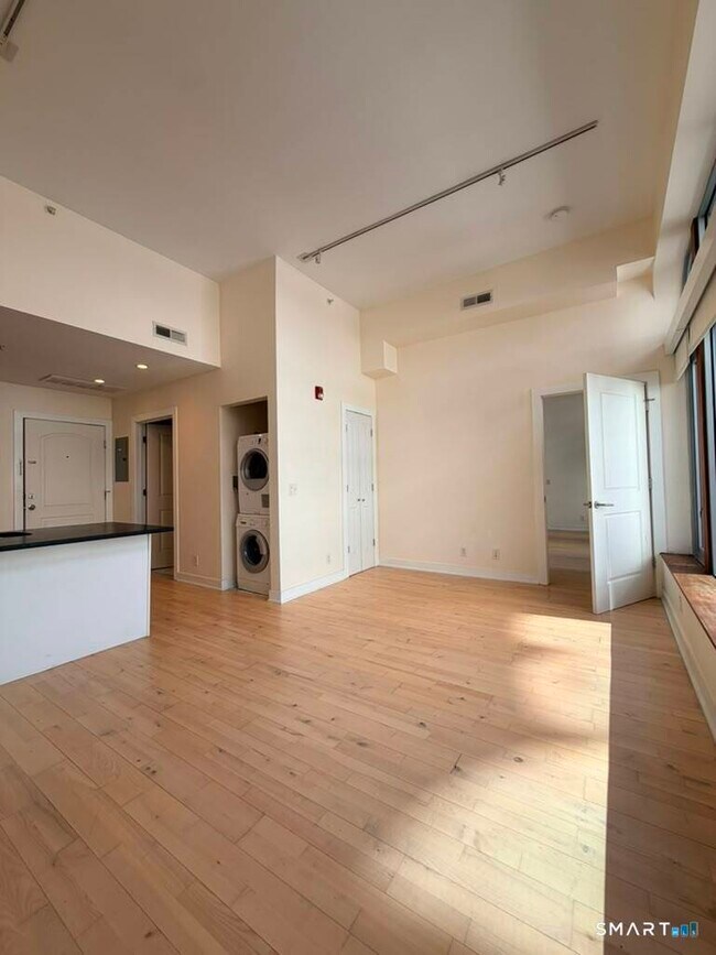 Photo - 804 Chapel St Unit 203