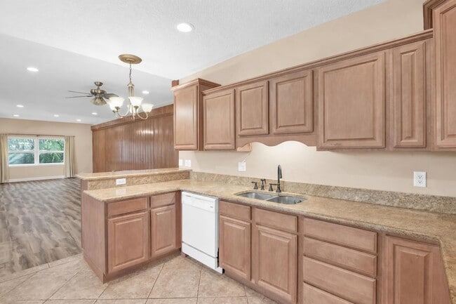 Photo - 916 Roberts Rd