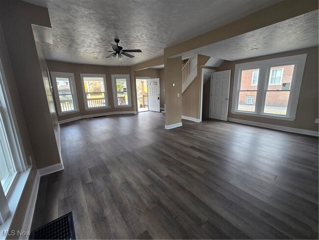 Photo - 2294 E 100th St