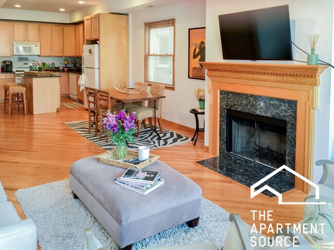 Building Photo - 1319 W Belmont Ave Unit 2