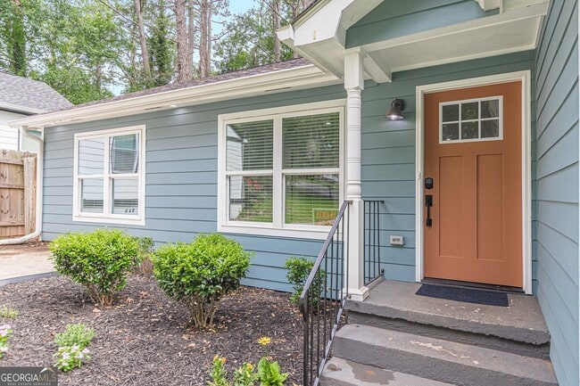 Photo - 983 Poplar St SW