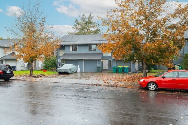 Photo - 3 bedroom townhouse with Garage!! Wont last! Call Now!!