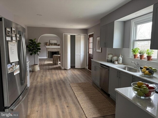 Photo - 53 N Post Rd