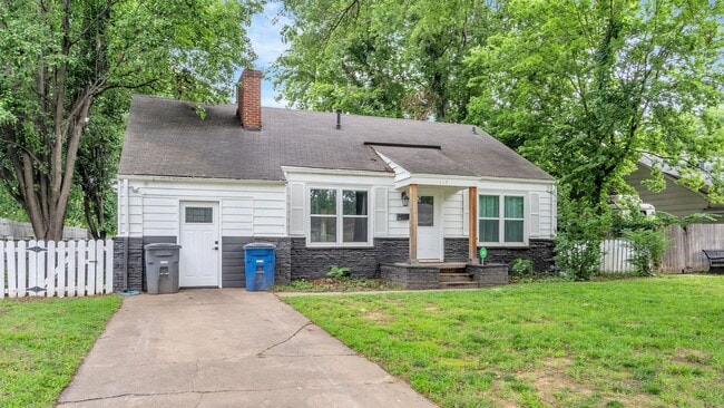 Photo - 217 E 33rd Pl