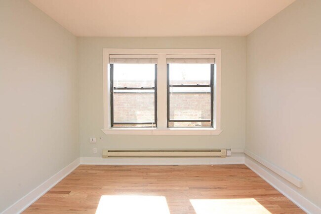 Photo - 4349 N Damen Unit 604