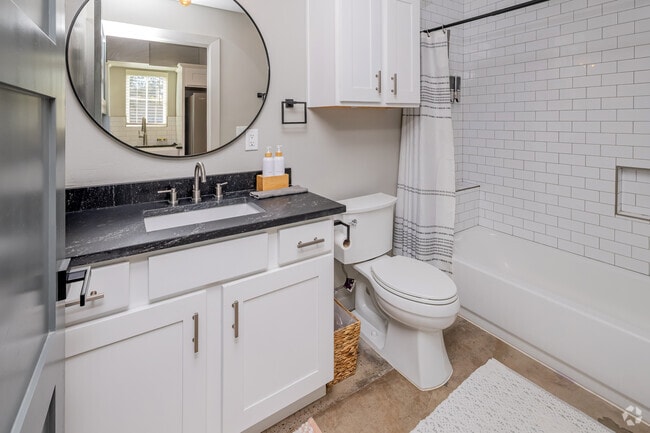 Studio - 434SF - Bathroom