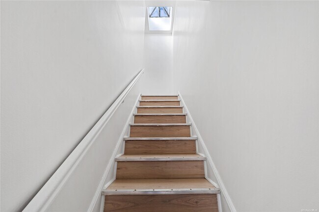 Photo - 87-47 Myrtle Ave