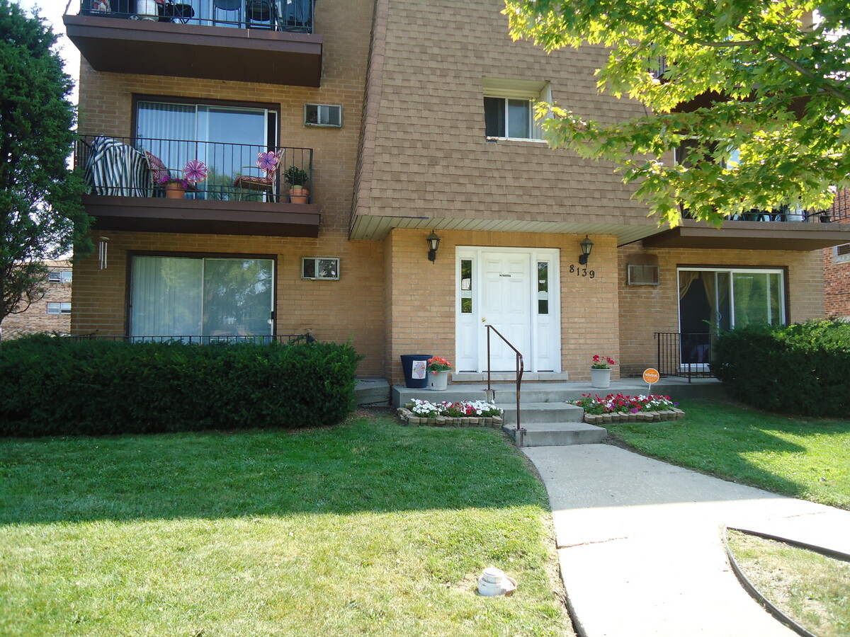 Photo - 8139 83rd Pl Unidad 3W Rental