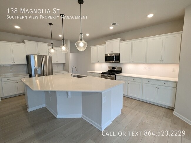 Photo - 138 Magnolia St