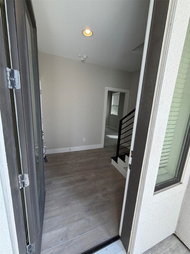 Photo - 10806 Warwana Rd