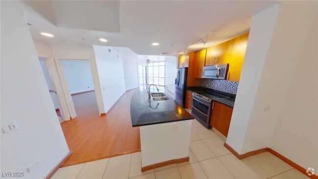 Building Photo - 200 W Sahara Ave Unit 1110 Rental