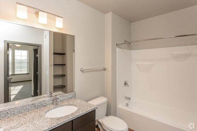 1BR, 1BA - 938SF