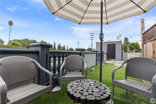 Photo - 6000 Woodman Ave Unidad A1