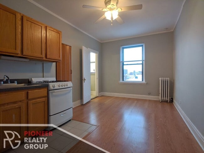 Photo - 3831 N Fremont St Unit 514