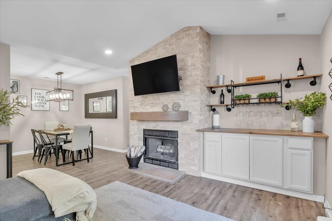 Building Photo - 612 Covington Ct Unit 612 Covington Ct. Rental