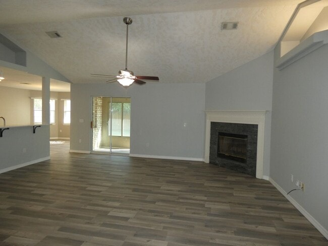 Photo - Spacious 3-Bedroom Home - Pace
