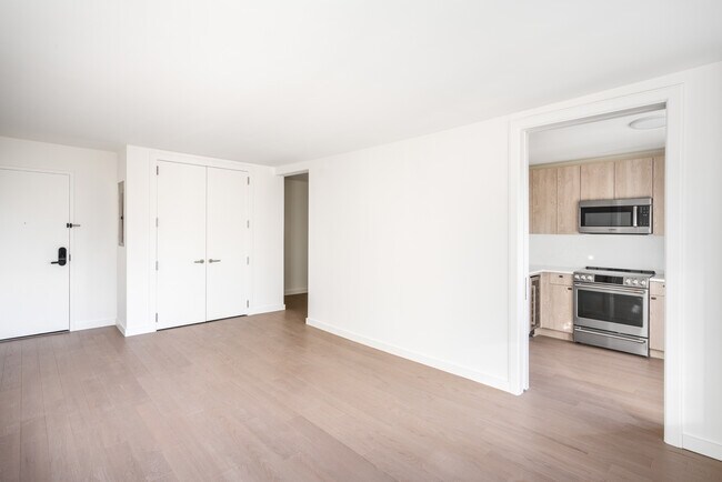 Photo - 220 East 72nd Street