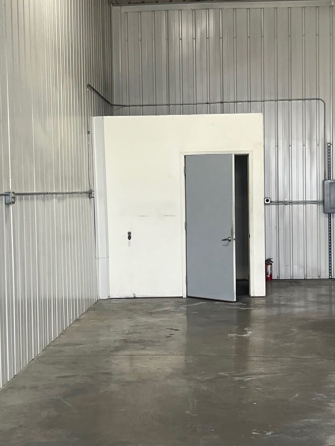 WAREHOUSE SPACE - 3852 Liberty Dr