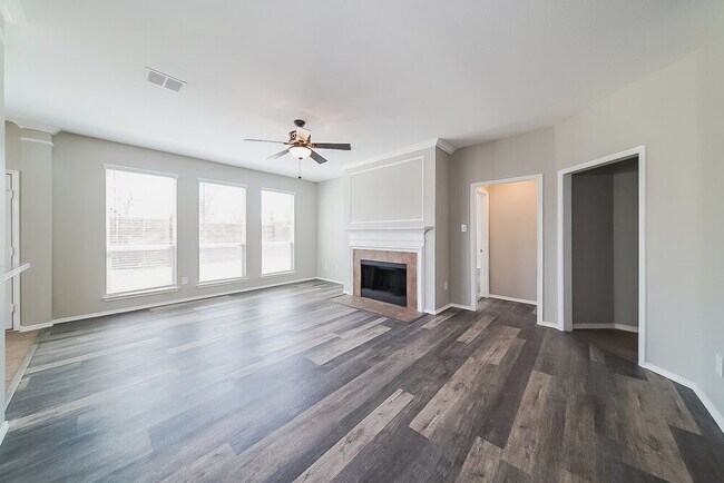 Photo - 4525 Shady Hollow Dr