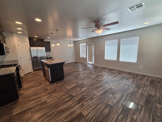 Photo - Spacious 4 Bedroom Home!