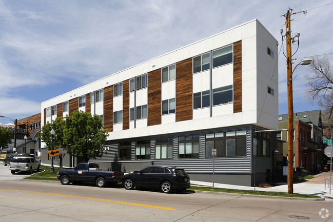 Photo - Avanti Plaza Apartments