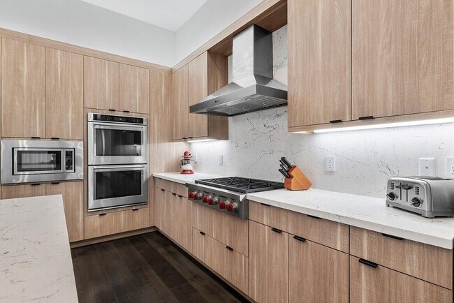Photo - 9109 Fiano Pl