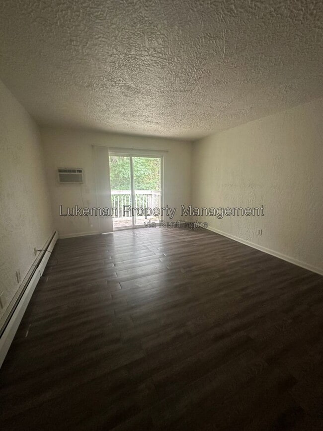 1405 Huntington Ave Unit 3