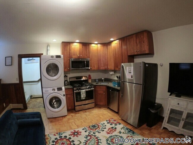 Building Photo - 36 High St Unit B1 Rental