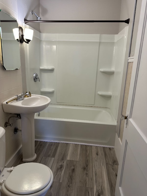 Photo - 1611 Green Bay St