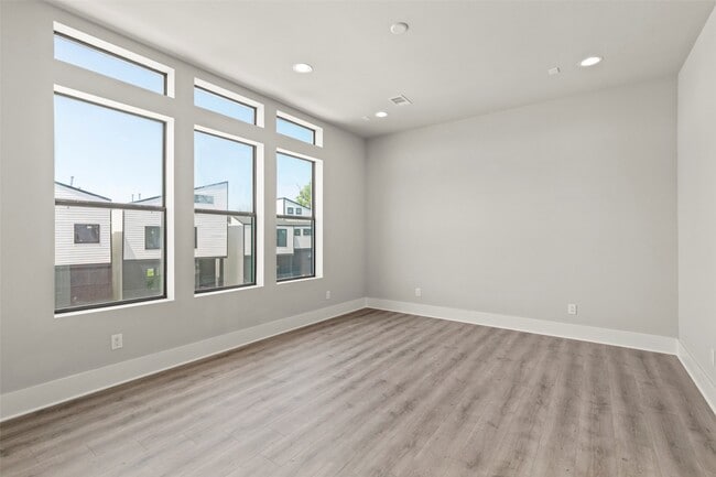 Photo - 1613 Wheeler Ave