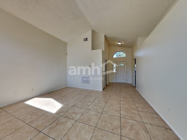 Photo - 96 Knights Hollow Dr