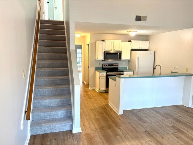 2672 Hitchcock Dr
