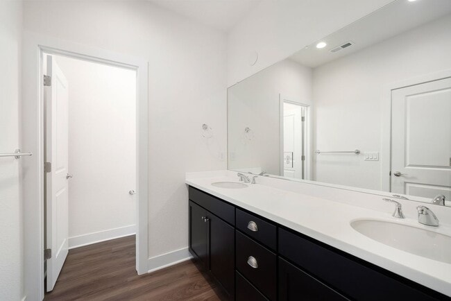 Photo - 5112 Ward Rd