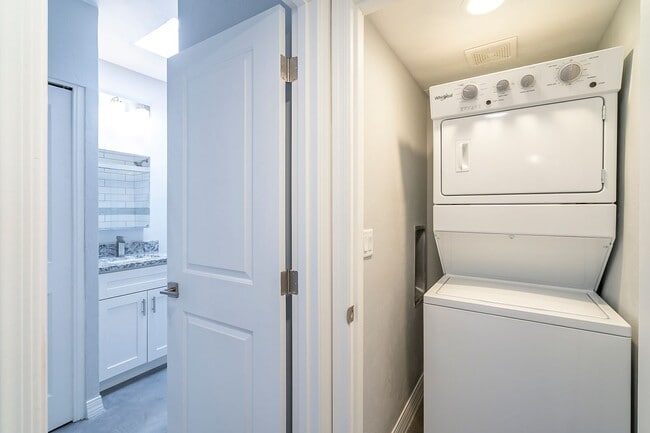 56-58 N Martin Ave