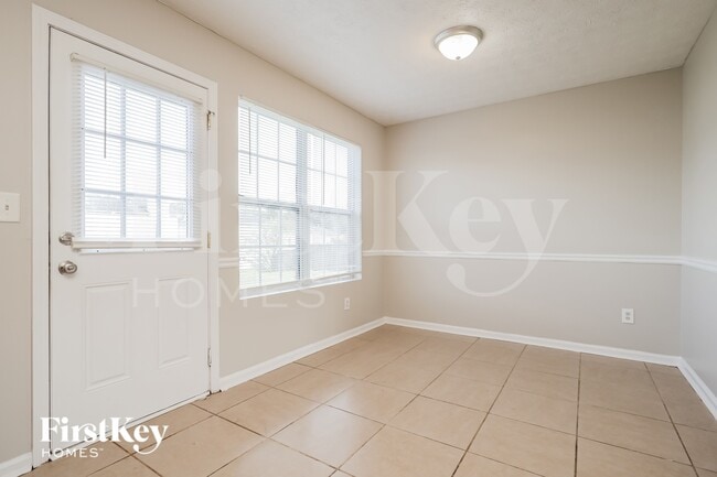 Photo - 4030 Mission Way