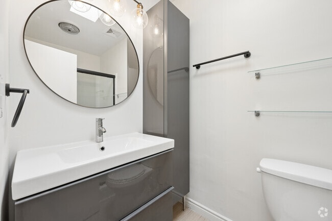 2 habitaciones, 2 baños - 1000 pies cuadrados - Baño principal - 10844 Rose Ave
