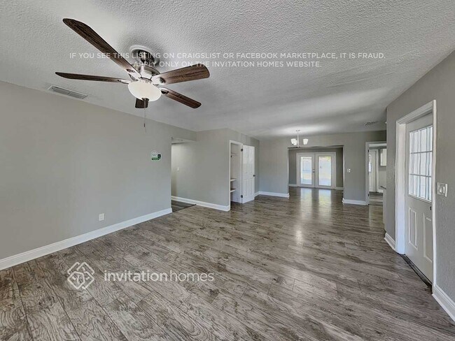 Photo - 909 Skyview Dr