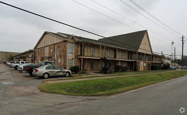Building Photo - Victoria Manor Rental