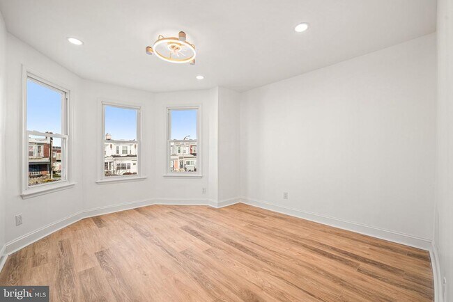 Photo - 6128 Chestnut St