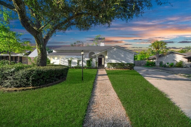 Building Photo - 18330 Cape Bahamas Ln Rental