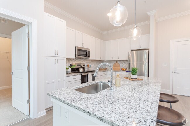 2BR, 2BA - 1206SF Carteret - Kitchen