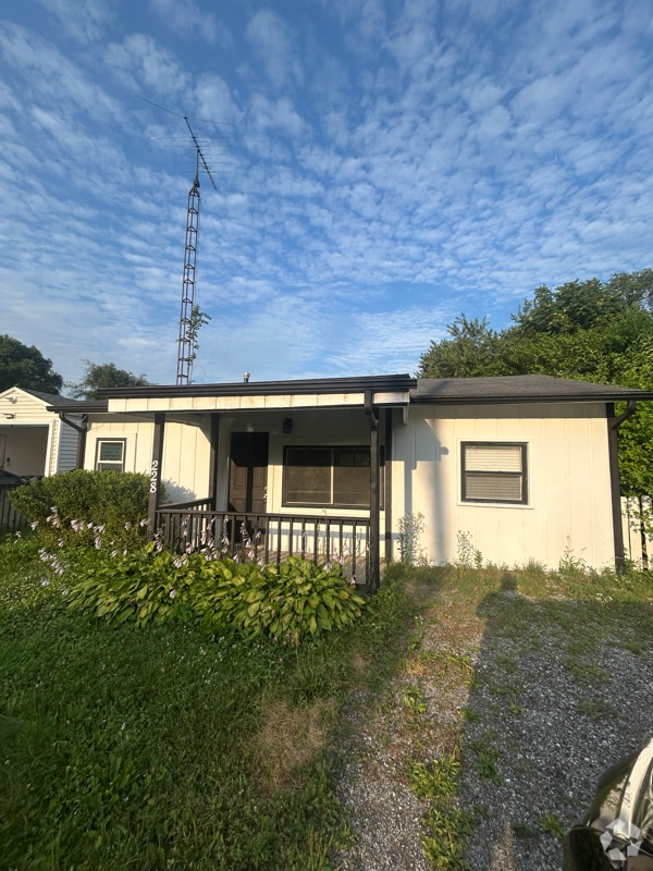 Building Photo - 228 Deigle Dr Rental